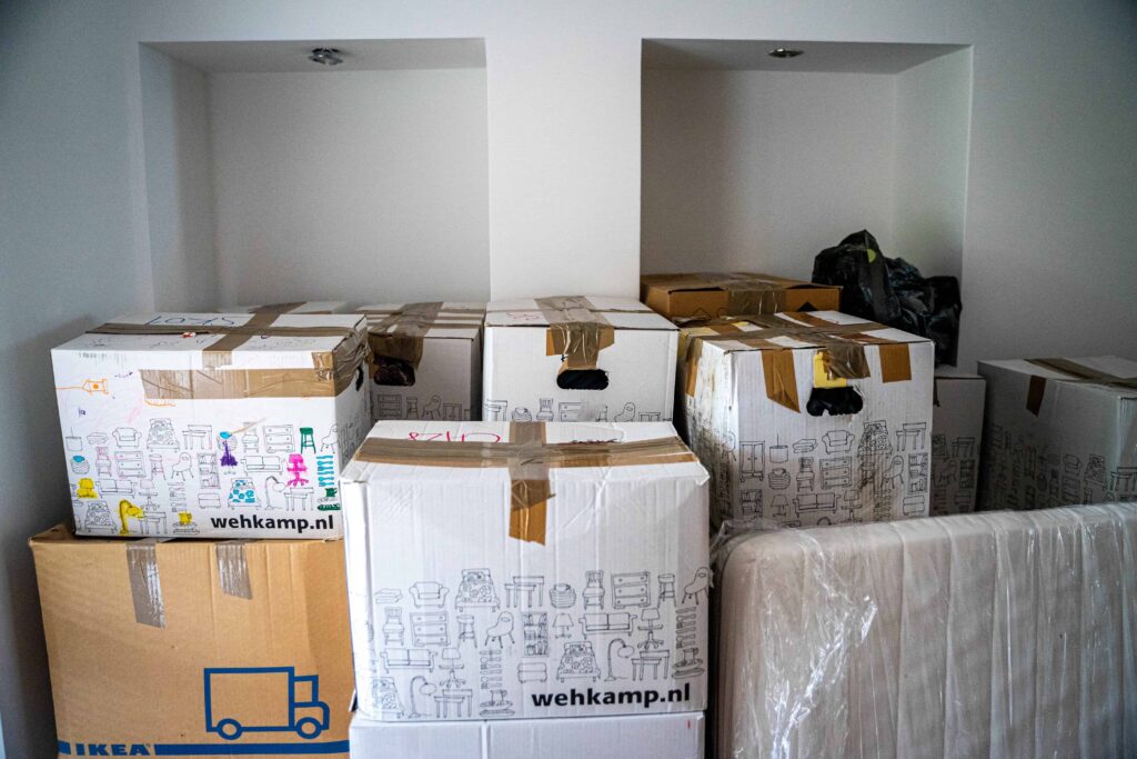 how to pack a van for moving